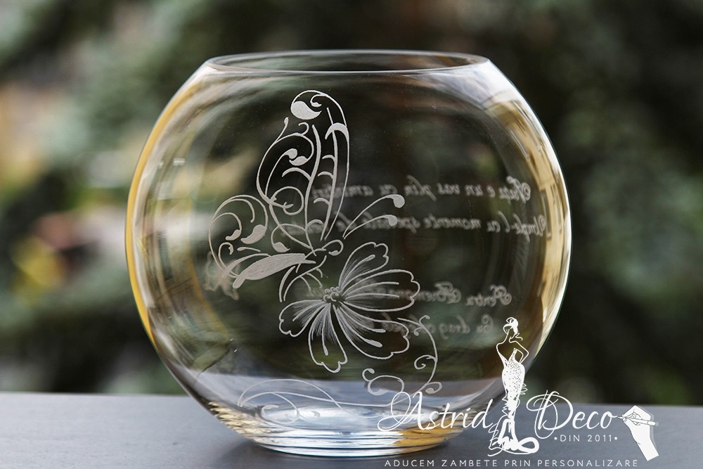 Bol de sticla gravat manual- Fluture pe floare - 20cm 