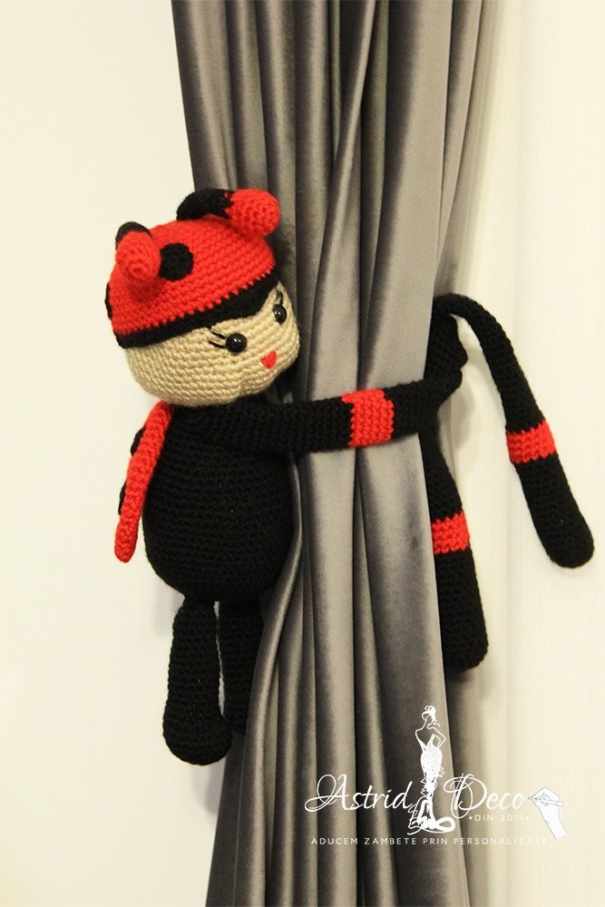 Buburuza prindere draperie - crosetata 