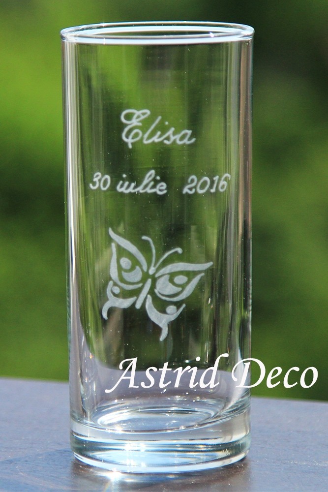 Pahar apa gravat manual- Fluture