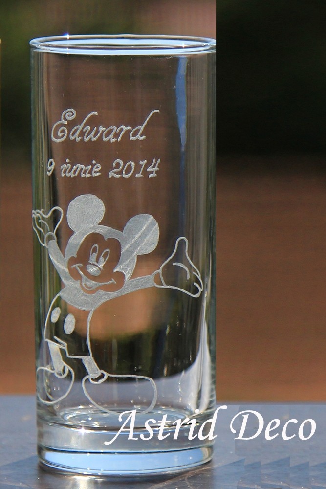 Pahar apa gravat manual- Mickey Mouse