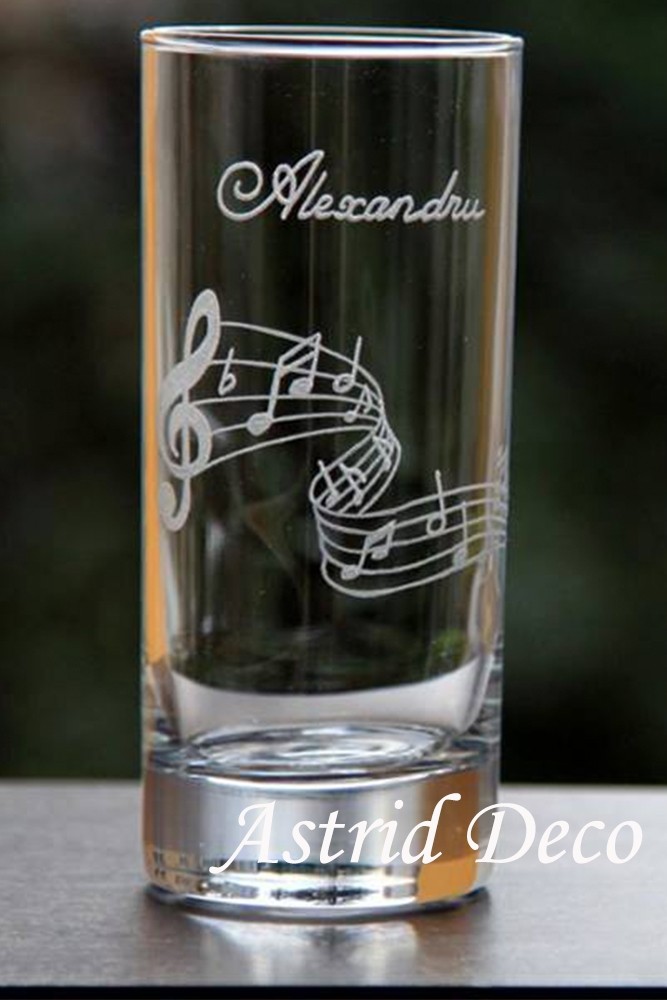 Pahar apa gravat manual- Portativ cu note 