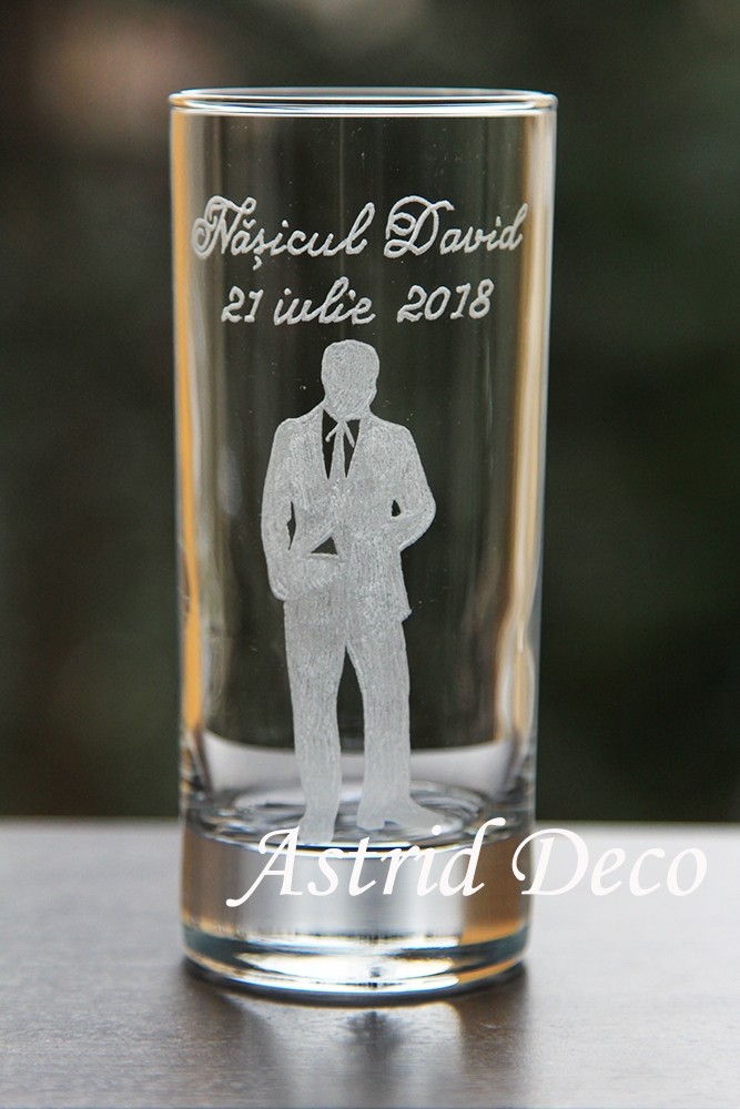 Pahar apa gravat manual- Silueta Baiat 