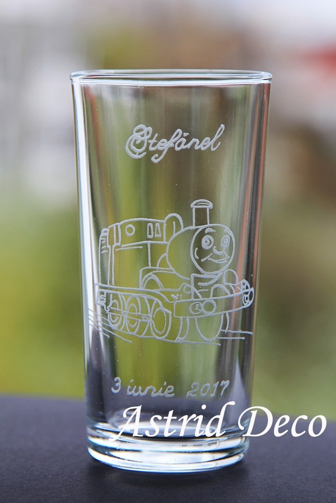 Pahar apa gravat manual- Locomotiva Thomas