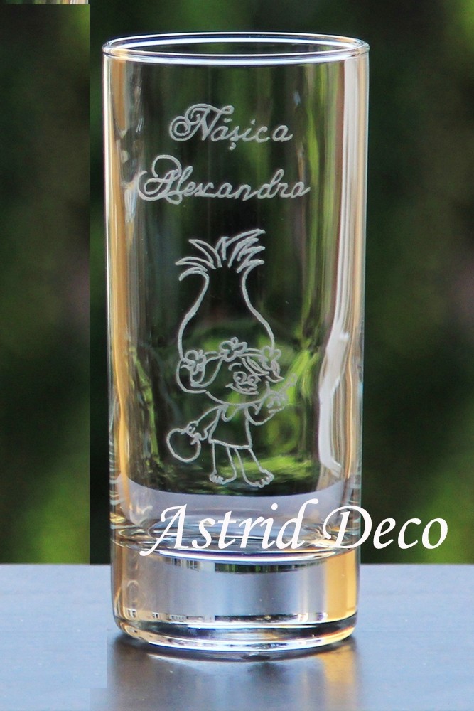 Pahar apa gravat manual- Trol Poppy