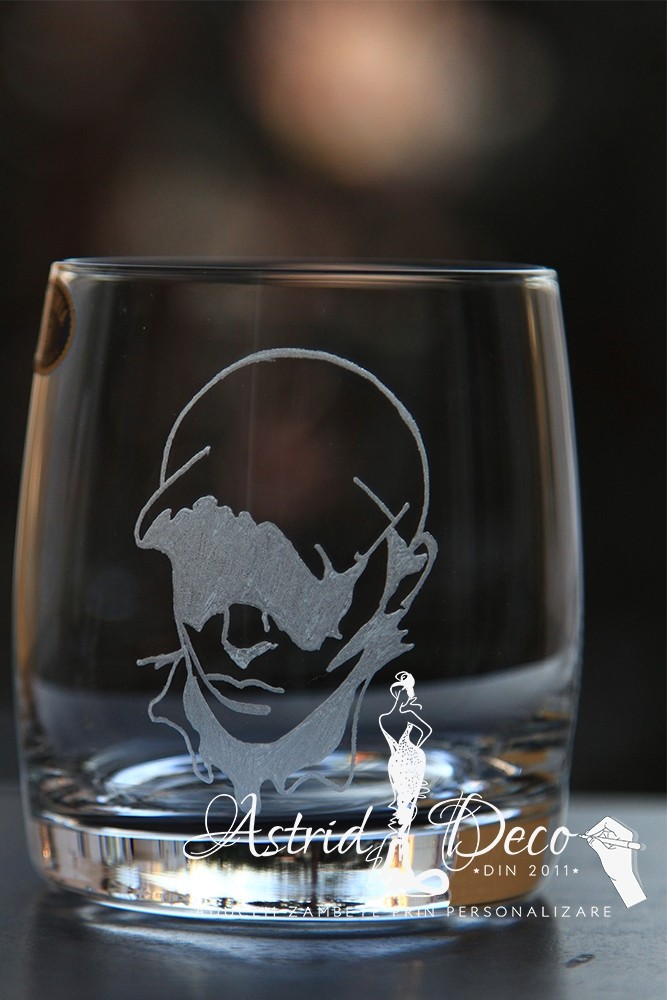 Pahar Bohemia whiskey gravat manual - Silhouette B