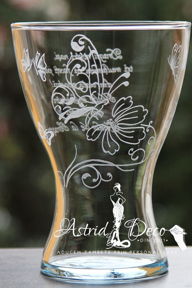 Vaza gravata manual- Fluture pe floare