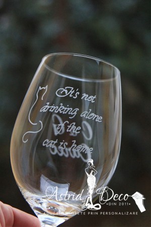 Pahar vin gravat manual - Cat is home 