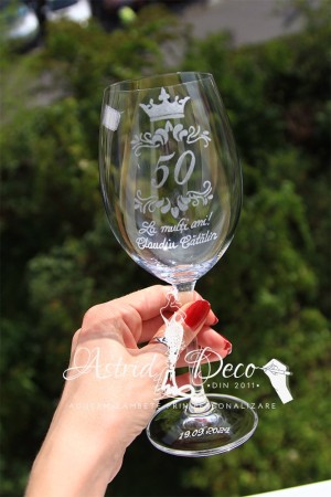 Pahar Bohemia vin gravat manual - La multi ani